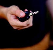 Klíče schované pod kapotou – škoda 130 000 korun!