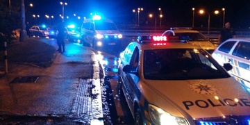 Mladý Maďar v noci okradl dívku a dal se na útěk