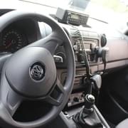 Opilá žena se rozhodla řídit policejní auto