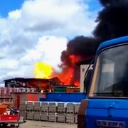 Požár skladu plynových lahví s tragickými následky