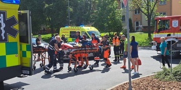 Neopatrná řidička smetla cyklistu