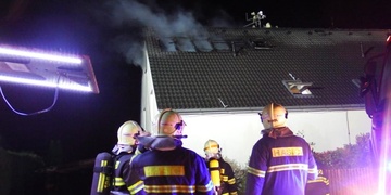 Hasič se při zásahu propadl schodištěm