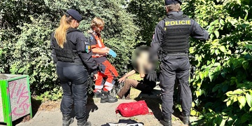 Muž zřejmě utrpěl mrtvici a spadl do řeky, ze které se již sám nedokázal dostat