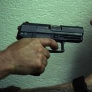 Loupež s pistolí na plzeňském nádraží