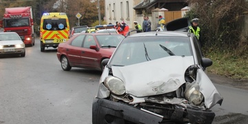 Střet Matize a Hyundaie uzavřel průjezd Kyšicemi