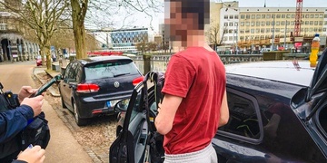 Parkování na místě pro invalidy odhalilo řidiče pod vlivem drog