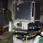 Požár adventního věnce způsobil evakuaci osmnácti osob