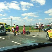 Nehoda motorkáře zablokovala Karlovarskou