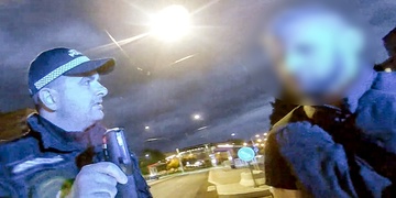 Řidič i řidička nadýchali přes dvě promile alkoholu