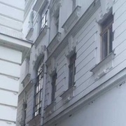 Pád ženy z okna