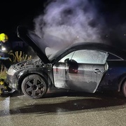 Auto začalo hořet za jízdy