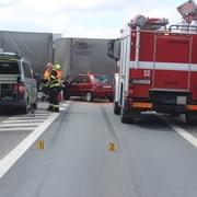 Dopravní nehoda se zraněním uzavřela výpadovku na Domažlice
