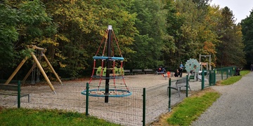 U dětského hřiště vyhrožoval nožem