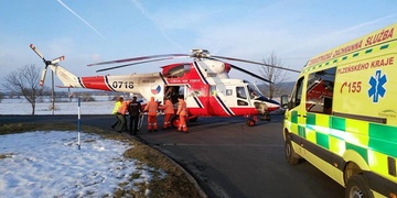 Brutální bitka, muži rozpárali břicho