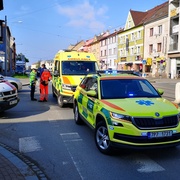 Střet vozu se čtrnáctiletou dívkou