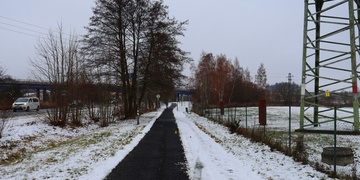 Cyklista srazil a zranil chodce