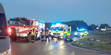 Řidič dodávky nedal přednost motorkářce