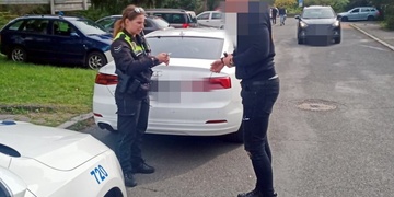 "Já neřídil!" tvrdil muž, který byl v autě zcela sám