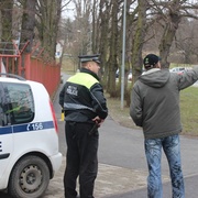 SKUTEČNÉ HRDINSTVÍ:  Recidivista brutálně přepadl ženu přímo před její malou dceruškou
