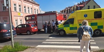 Dvaaosmdesátiletý řidič srazil na přechodu třiaosmdesátiletého chodce - policisté pátrají po svědcích této nehody
