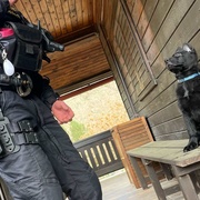 Při kontrolách chat se zaučoval i roztomilý policejní nováček