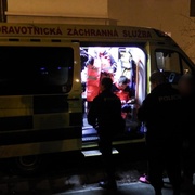 Pokus o vraždu - žena bodla muže nožem do břicha