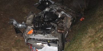 Tragická dopravní nehoda na D5, auto se po nárazu roztrhlo v polovině