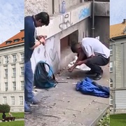 Děti z oken školy pozorují narkomany píchající si fet do žil