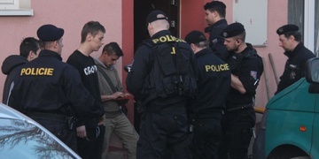 Policisté opět vyrazili na kontrolu cizinců