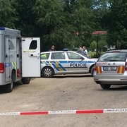 Záhadná smrt, cizinec se měl utopit v pár v centimetrech vody