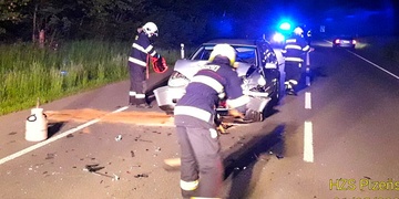 Při noční nehodě byli zraněni dva lidé