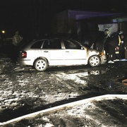 Někdo se vloupal do garáže a zapálil auto