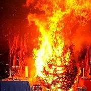 Vánoce - my slavíme, ale hasiči varují!