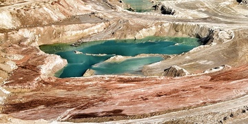 Do přírody ano, do lomu ne