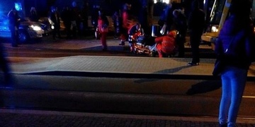 Tramvaj právě srazila chodce u Zvonu