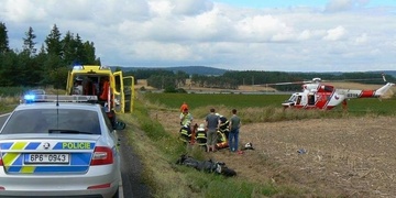 Motorkář nezvládl stroj a velmi těžce se zranil