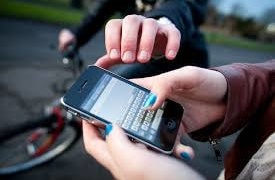 „Běžec“ okradl ženu o telefon