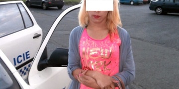 Nezletilý prostitut převlečený za ženu