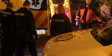 Opilý ukrajinec napadl obsluhu na romské svatbě