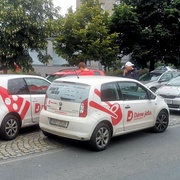 Střet dvou aut téže firmy rozvážející jídlo