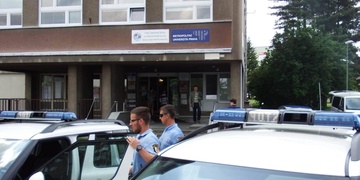 Student v Plzni vypadl z okna školy