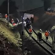 Vlak u Plzně srazil a na místě usmrtil ženu