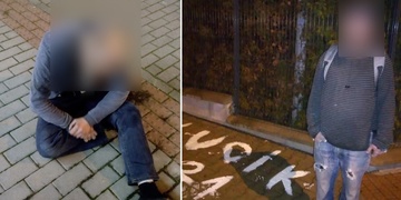 Jeden bil o chodník hlavou, druhý na něj čmáral