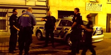 Vyděšený muž volal: "Střílejí na mě!"