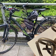 Pomozte prosím, před Plazou mi ukradli kolo