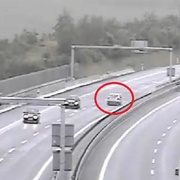 Opilec se řítil po dálnici v protisměru! Policie hledá svědky