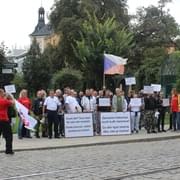 Protesty, nadávky a pokus průvod Pilsen Pride zastavit
