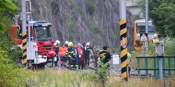 Vlak srazil a usmrtil člověka