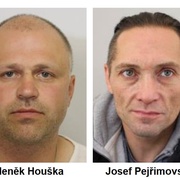 Zdeněk Houška a Josef Pejřimovský se vyhýbají nástupu do vězení