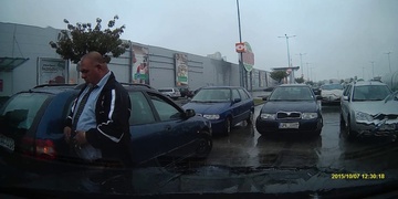 POZOR + : Podvodníci s "echt gold" zlatými prsteny opět v Plzni!